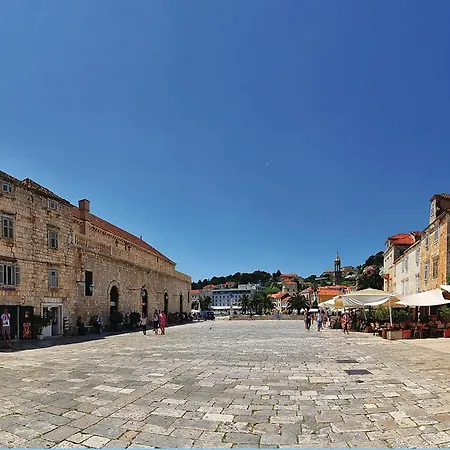 1 Bedroom Stunning Apartment In Hvar * 赫瓦尔