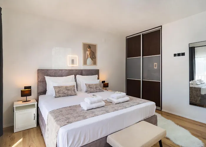 1 Bedroom In Hvar 아파트 *